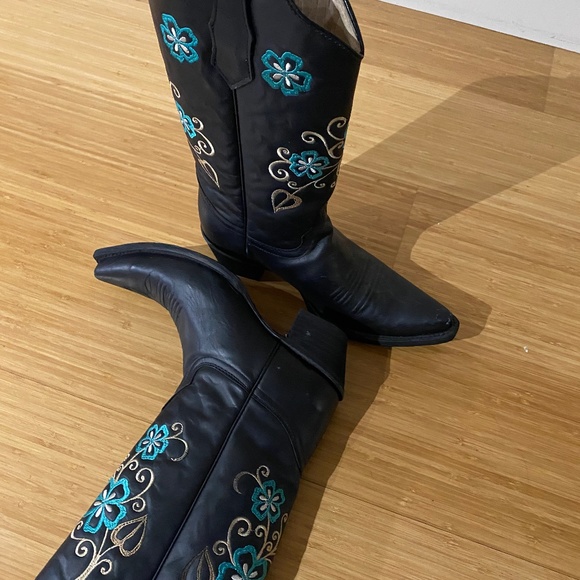 Shoes - Cowboy boots
